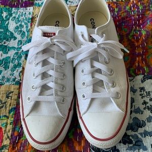 Converse 9.5 white Chuck Taylor